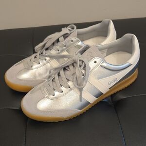 Gola Metallic Silver Retro Runner with White Stripes
